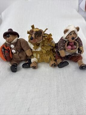 Russ Kathleen Kelly Thanksgiving Pilgrim Bears Joshua Josette Little Feather 3